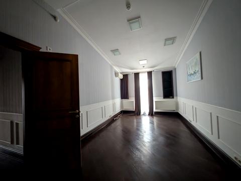 комерційна за адресою Жилянська вул., 72-А