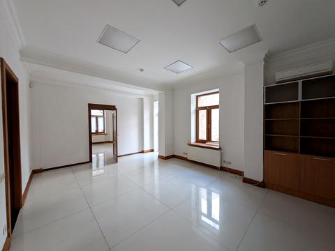 комерційна за адресою Жилянська вул., 72-А