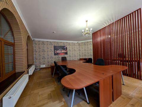 комерційна за адресою Жилянська вул., 72-А