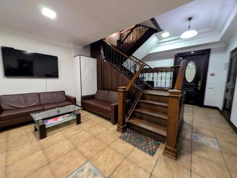 комерційна за адресою Жилянська вул., 72-А