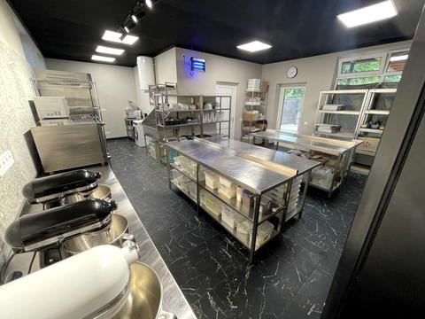 комерційна за адресою Соборності, 1