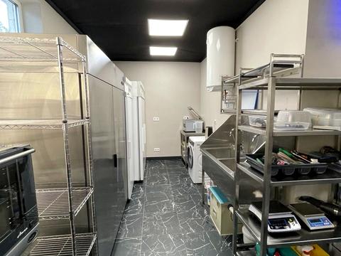 комерційна за адресою Соборності, 1