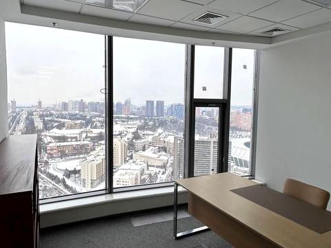 комерційна за адресою Спортивна пл., 1