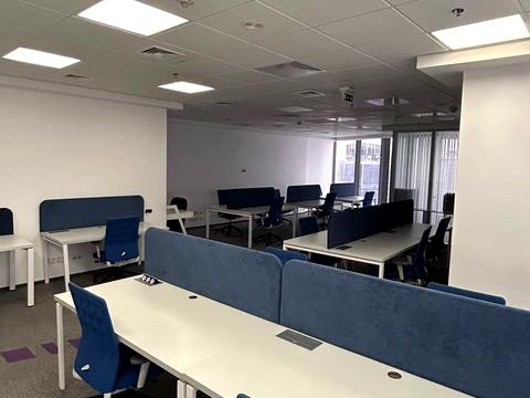 комерційна за адресою Спортивна пл., 1