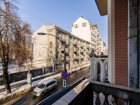 комерційна за адресою Шовковична вул., 21