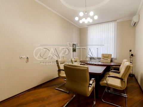 комерційна за адресою Шовковична вул., 21