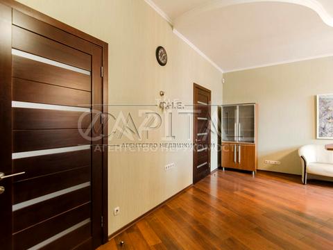 комерційна за адресою Шовковична вул., 21