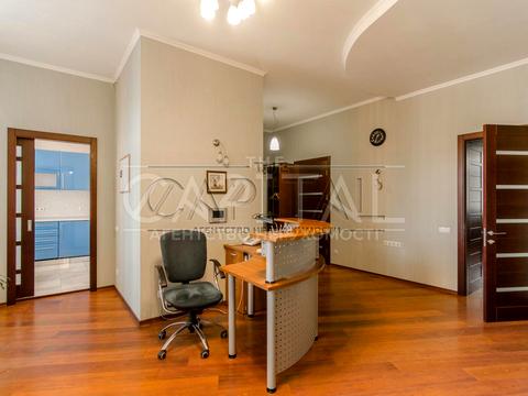 комерційна за адресою Шовковична вул., 21