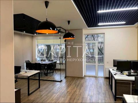 комерційна за адресою Євгена Коновальця вул. (Щорса), 36-Е