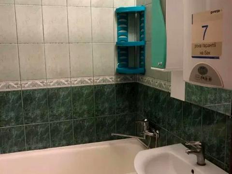 квартира за адресою Сергія Єфремова вул., 68