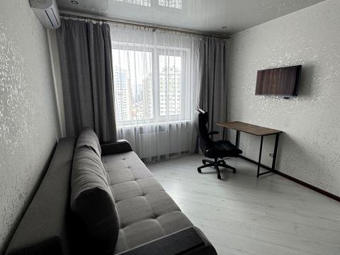 квартира за адресою Бориса Гмирі вул., 12-Б