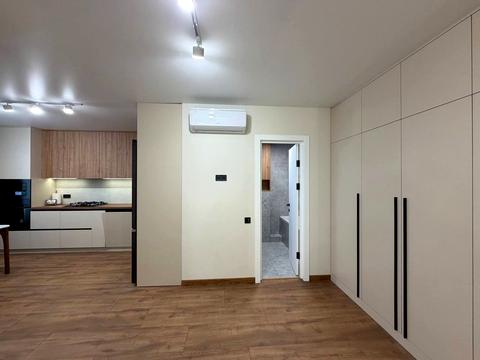 квартира за адресою Степана Бандери вул., 77-Б