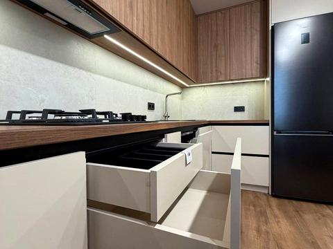 квартира за адресою Степана Бандери вул., 77-Б