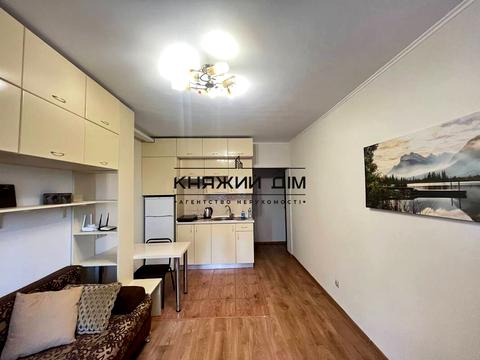 квартира за адресою Софії Русової вул., 3