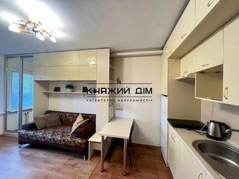 квартира за адресою Софії Русової вул., 3