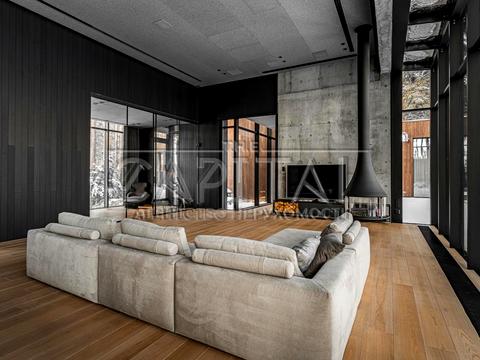 дом по адресу с. Гнедин, Центральная ул.