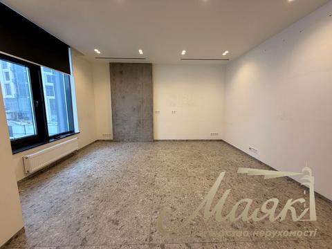 комерційна за адресою Андрія Верхогляда вул. (Михайла Драгомирова), 19-А