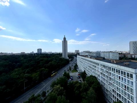 комерційна за адресою Солом'янська вул., 5