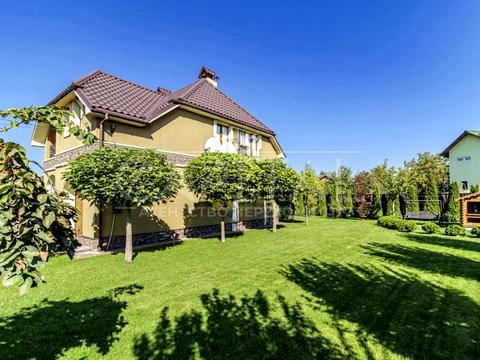 будинок за адресою космонавтів, 32