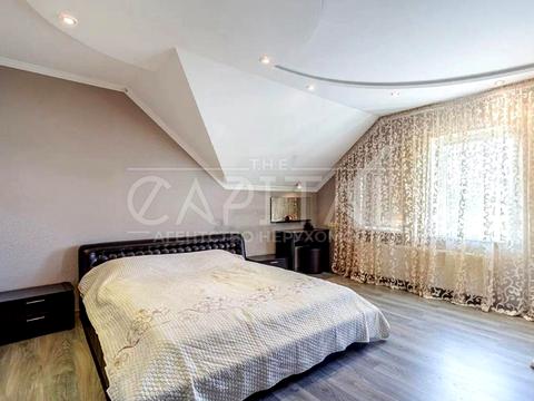 будинок за адресою космонавтів, 32