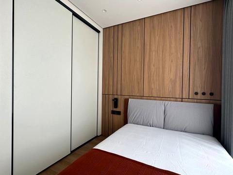 квартира по адресу Салютная ул., (Будинок 02301-02303)