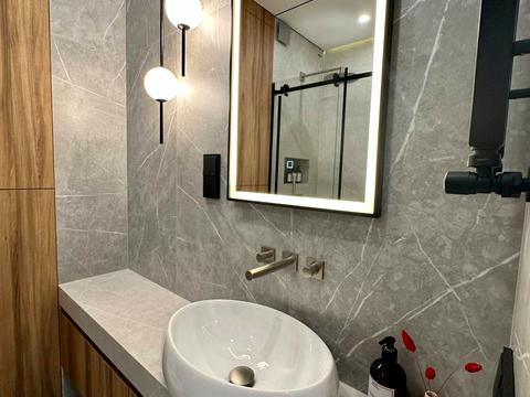 квартира по адресу Салютная ул., (Будинок 02301-02303)