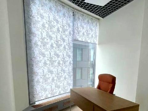 комерційна за адресою Спортивна пл., 1