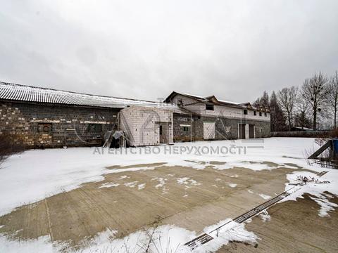 комерційна за адресою Центральна, 5