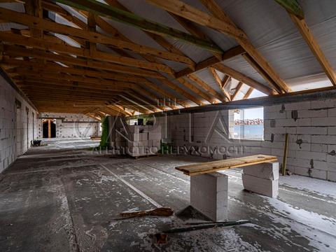 комерційна за адресою Центральна, 5