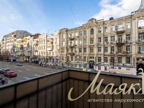 комерційна за адресою Саксаганського вул., 33