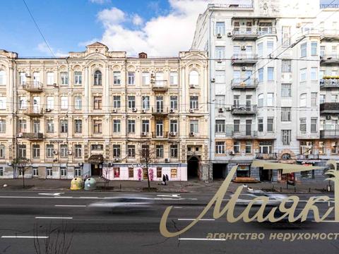 комерційна за адресою Саксаганського вул., 33