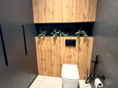 комерційна за адресою Київська вул., 235-А