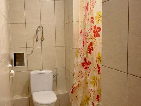 комерційна за адресою Варязький пров., 8