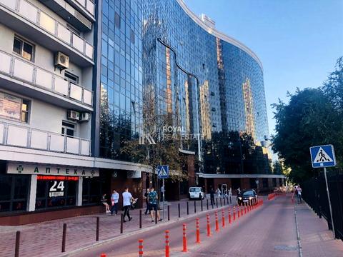 комерційна за адресою Євгена Коновальця вул. (Щорса), 36д