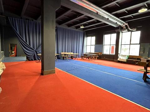 комерційна за адресою Героїв УПА вул., (Будинок)