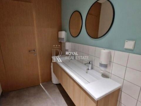 коммерческая по адресу майдан Незалежності пл., 2