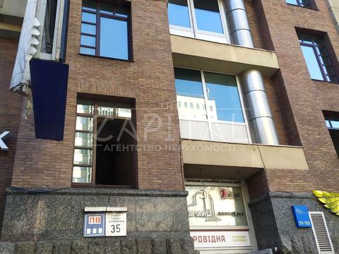 комерційна за адресою Тараса Шевченка бульв., 35