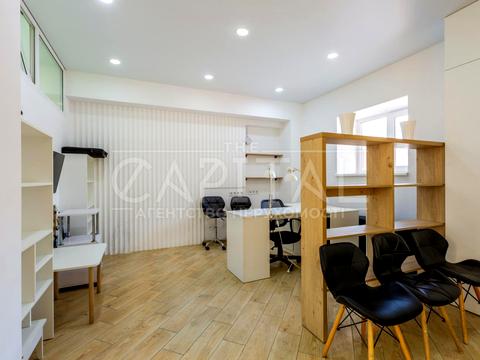 комерційна за адресою Мечникова вул., 106