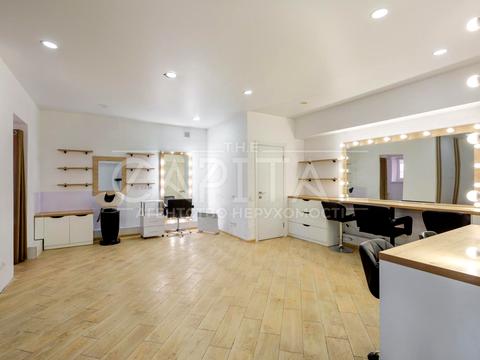 комерційна за адресою Мечникова вул., 106