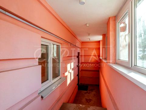 комерційна за адресою Мечникова вул., 106