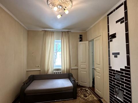 будинок за адресою Квітнева