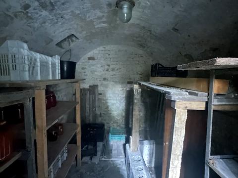 будинок за адресою Квітнева