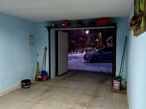 паркомісце за адресою Івано-Франківськ, Степана Бандери вул., 12б