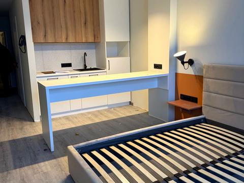 комерційна за адресою урочище Вишні вул., (Будинок)