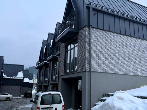 комерційна за адресою урочище Вишні вул., (Будинок)