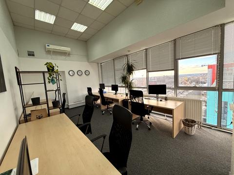 комерційна за адресою Наукова вул., 7б