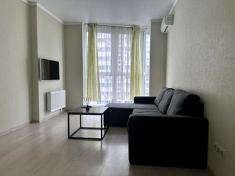 квартира за адресою Київ, Драгоманова вул., 2