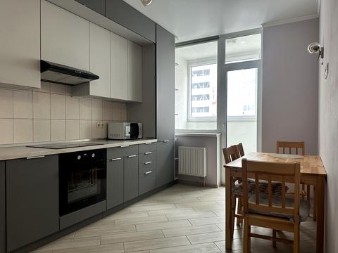 квартира за адресою Київ, Драгоманова вул., 2