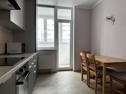 квартира за адресою Київ, Драгоманова вул., 2