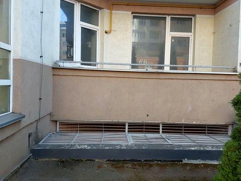 комерційна за адресою В'ячеслава Чорновола просп. (), 67в